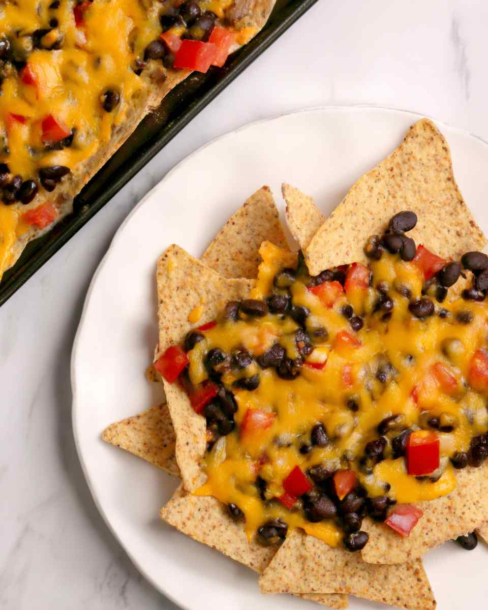 Baked Cheesy Black Bean Nachos